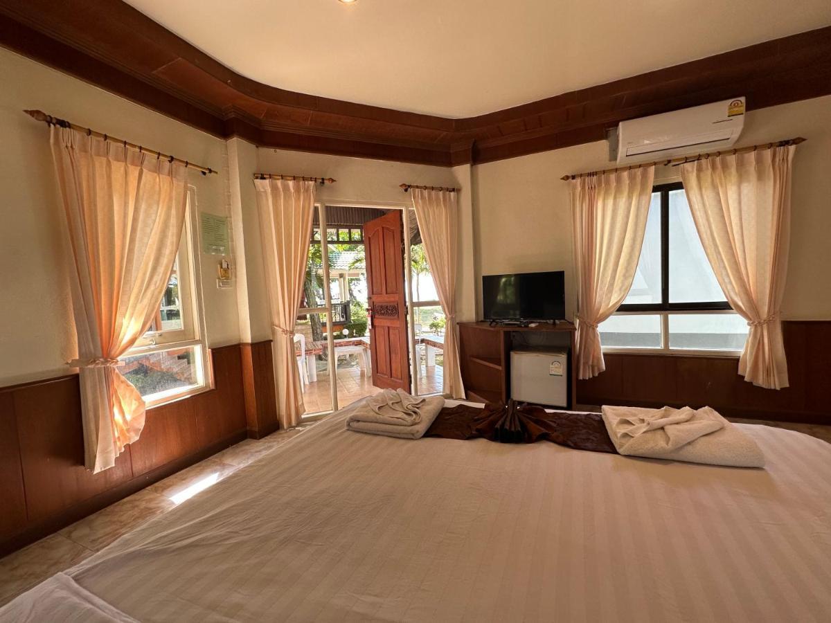 Lanta Palm Beach Resort , Beach Bungalow - Ko Lanta Extérieur photo