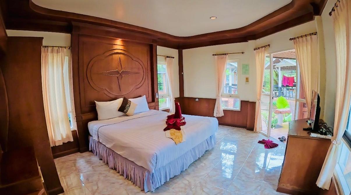 Lanta Palm Beach Resort , Beach Bungalow - Ko Lanta Extérieur photo