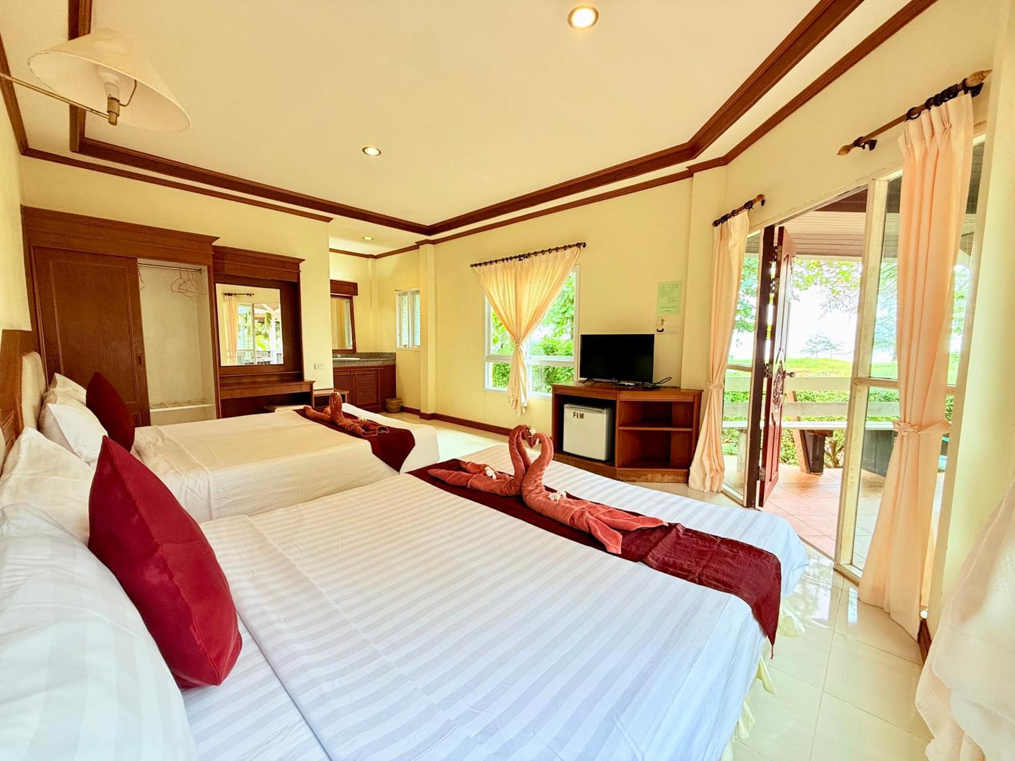 Lanta Palm Beach Resort , Beach Bungalow - Ko Lanta Extérieur photo
