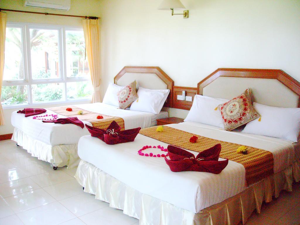 Lanta Palm Beach Resort , Beach Bungalow - Ko Lanta Extérieur photo