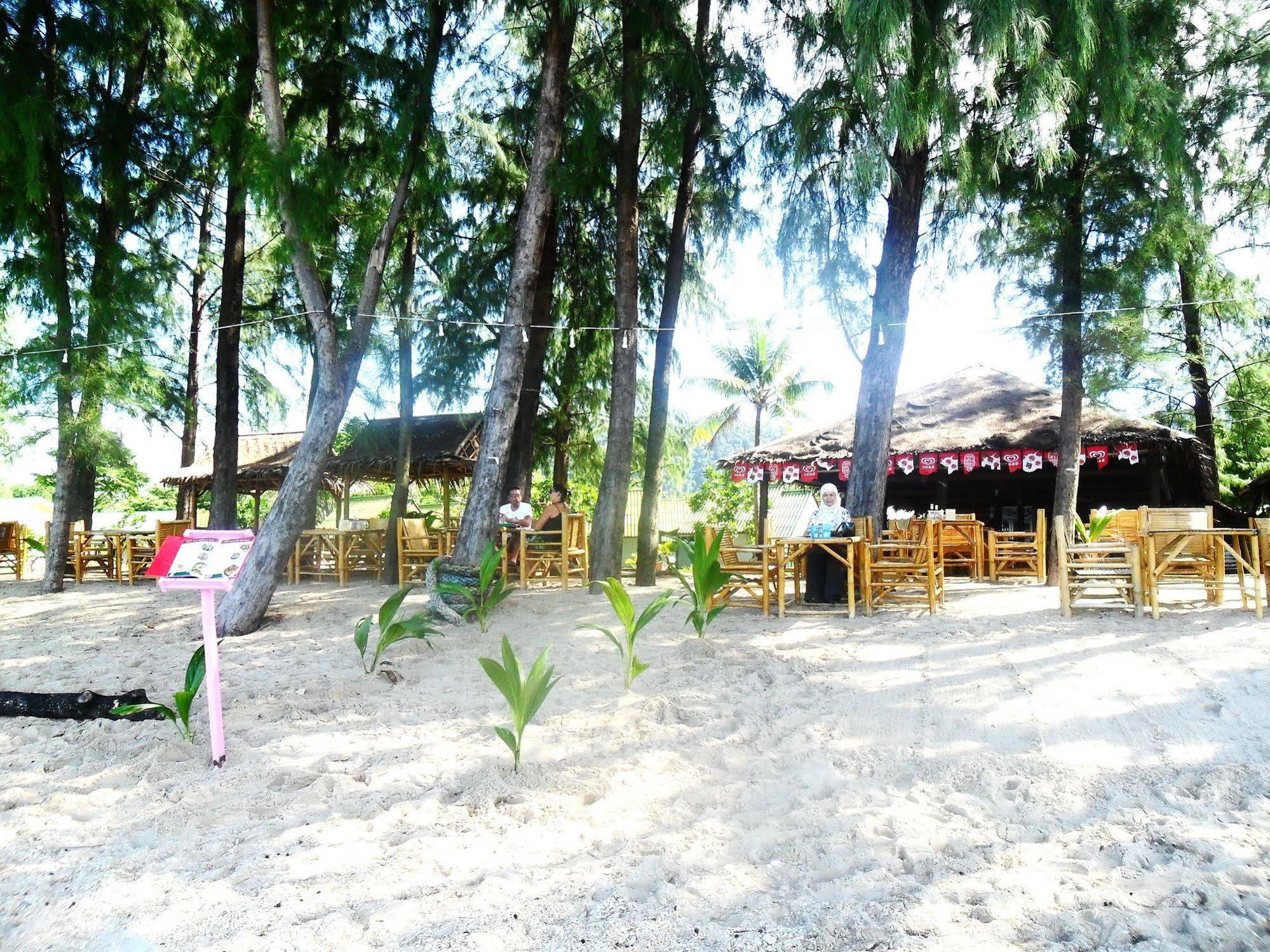 Lanta Palm Beach Resort , Beach Bungalow - Ko Lanta Extérieur photo