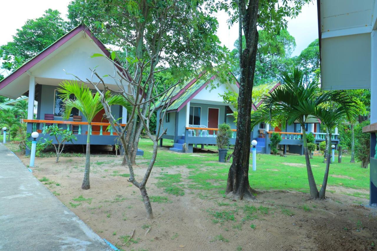 Lanta Palm Beach Resort , Beach Bungalow - Ko Lanta Extérieur photo